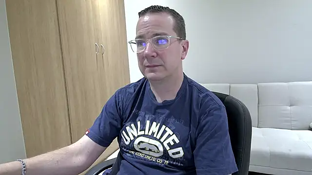 BrettJ81 online show from September 23, 2025, 3:26 pm