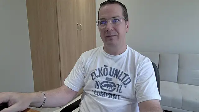 BrettJ81 online show from January 15, 2026, 12:54 pm