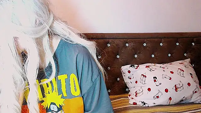 Sara4uu online show from September 12, 2025, 11:26 pm