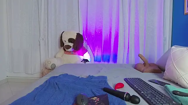 natalia23 online show from April 17, 2026, 12:13 am