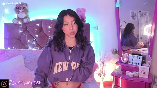 natalie jaensen online show from December 12, 2024, 11:14 pm