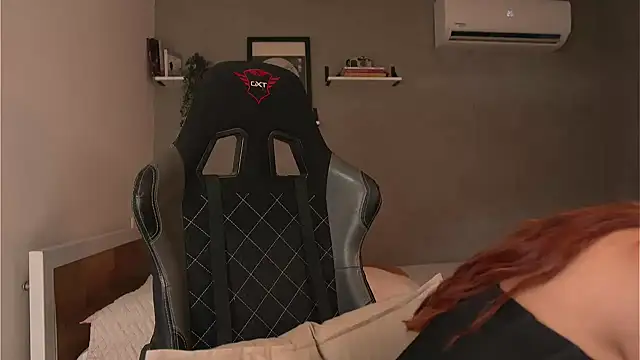 DaniDusan  online show from March 9, 2025, 6:32 pm