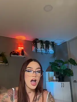 DaniDusan  online show from October 2, 2025, 7:32 pm