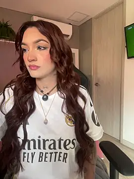 DaniDusan  online show from April 7, 2026, 7:47 pm