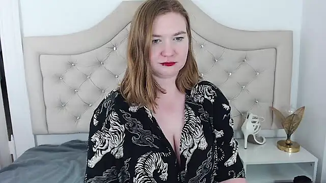 LaraDream online show from January 1, 2025, 5:54 am