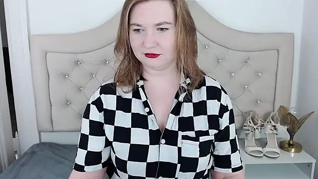 LaraDream online show from February 5, 2025, 9:07 pm