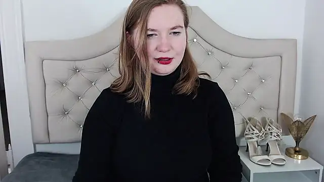 LaraDream online show from February 9, 2025, 5:01 pm