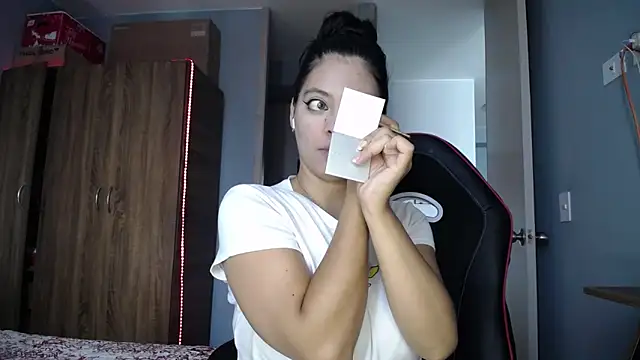 susan smith18 online show from December 4, 2025, 1:31 pm