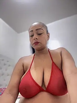 Snapshot of sofia_xxx02 chatting on February 12, 2025, 5:37 pm sofia xxx02 online show from February 12, 2025, 5:37 pm