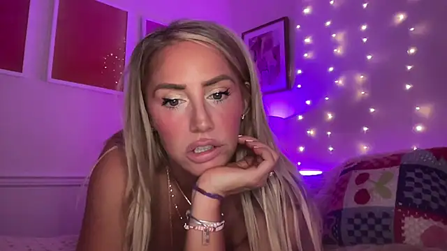Snapshot of Fitnessbabe69 chatting on May 27, 2026, 11:07 am Fitnessbabe69 online show from May 27, 2026, 11:07 am